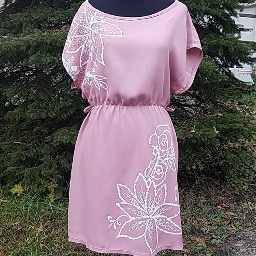 Dress - Picture 2 of 8